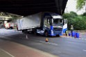 LKW blieb unter Bruecke haengen Koeln Ehrenfeld Innere Kanalstr Hornstr P275